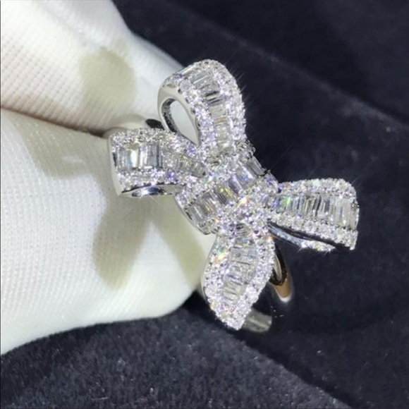 *NEW 925 STERLING SILVER DIAMOND BAGUETTE BOW RING - Picture 6 of 6